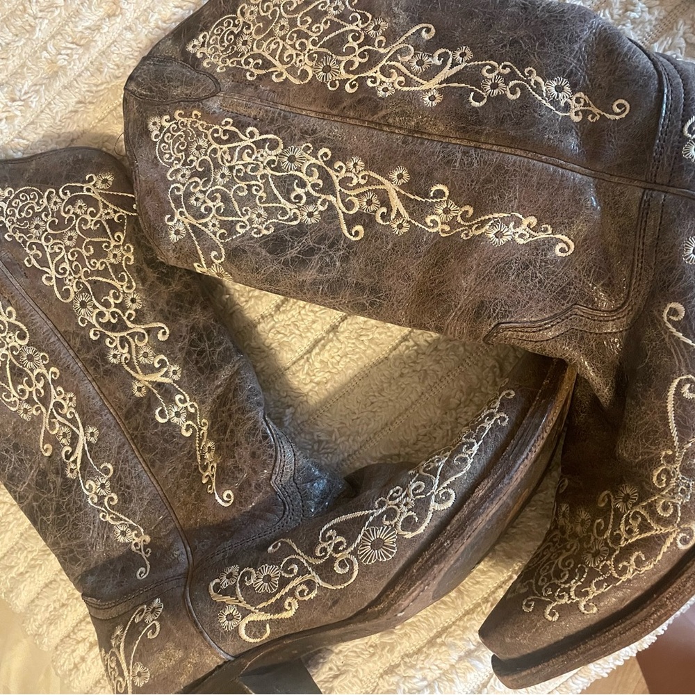 Corral boots